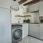 Stylish Apartment In Le Marais